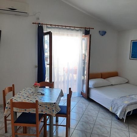Apartmani Maver Sveti Filip i Jakov Dış mekan fotoğraf