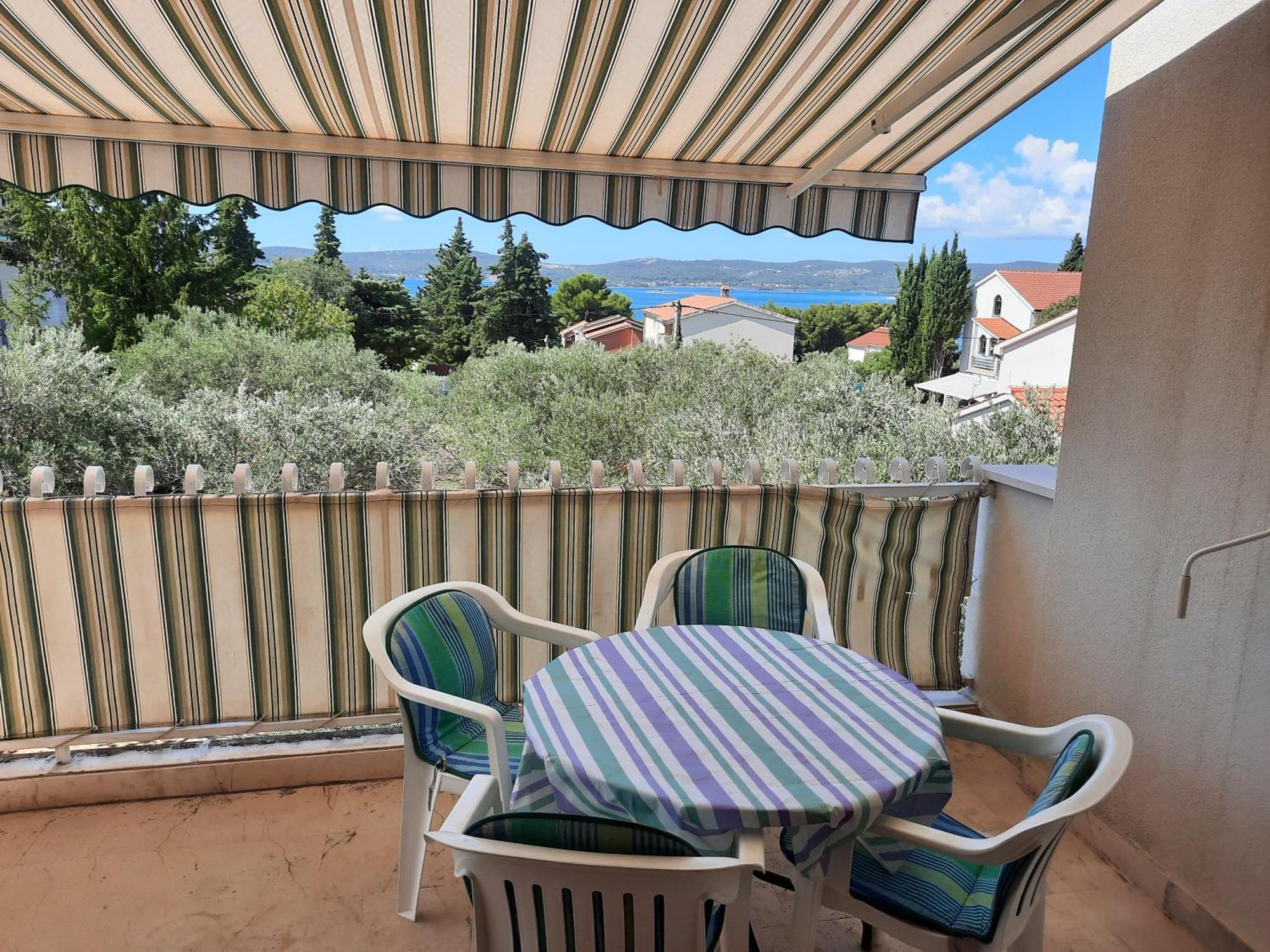 Apartmani Maver Sveti Filip i Jakov Dış mekan fotoğraf